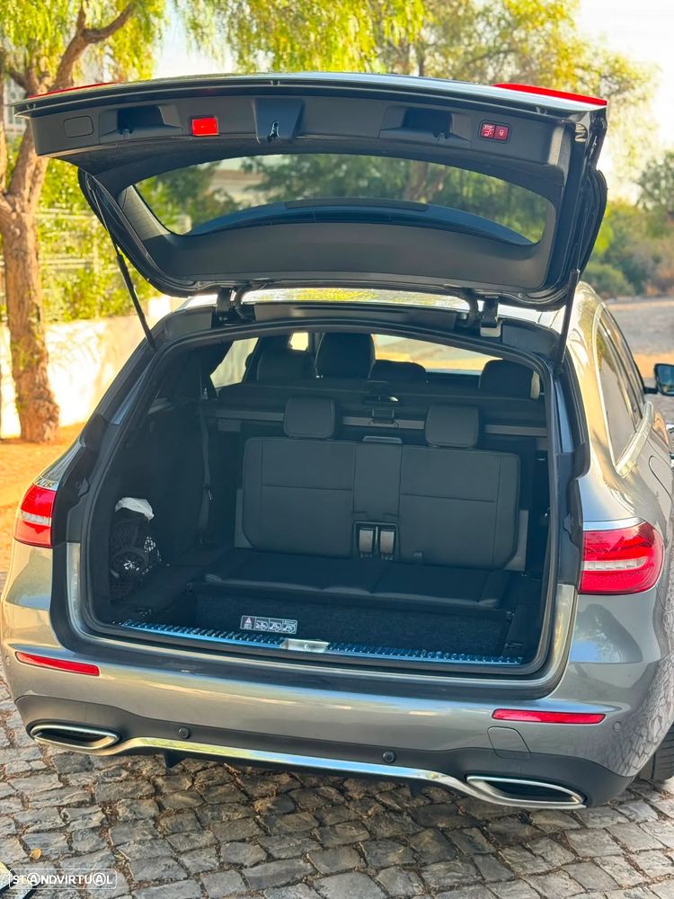 Mercedes-Benz E 220 d AMG 7L - 8
