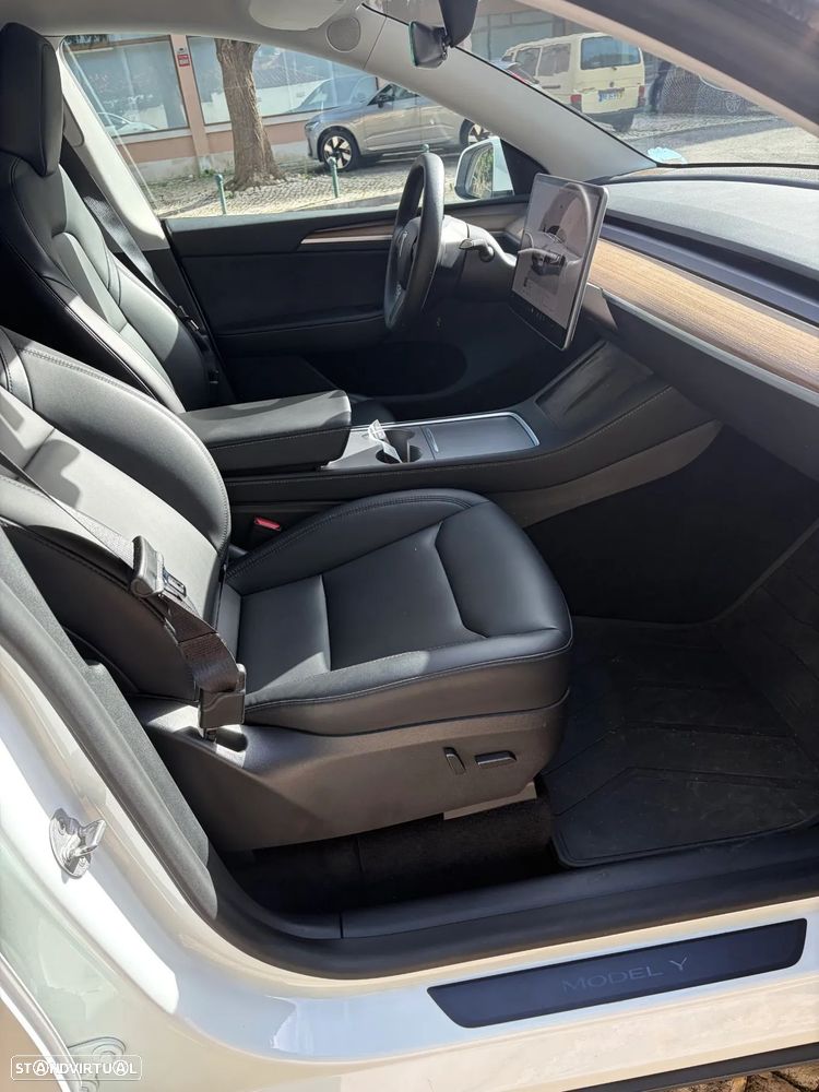 Tesla Model Y Long Range Dual Motor AWD - 5