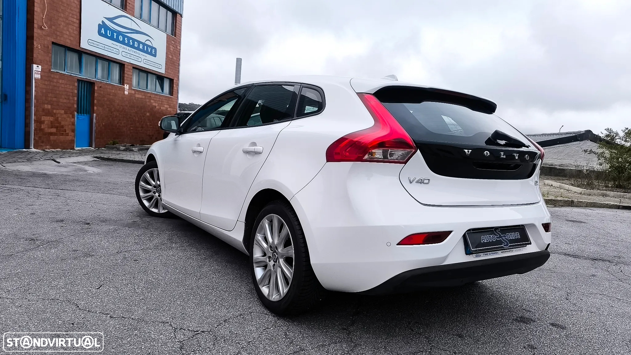 Volvo V40 1.6 D2 Eco Momentum - 3