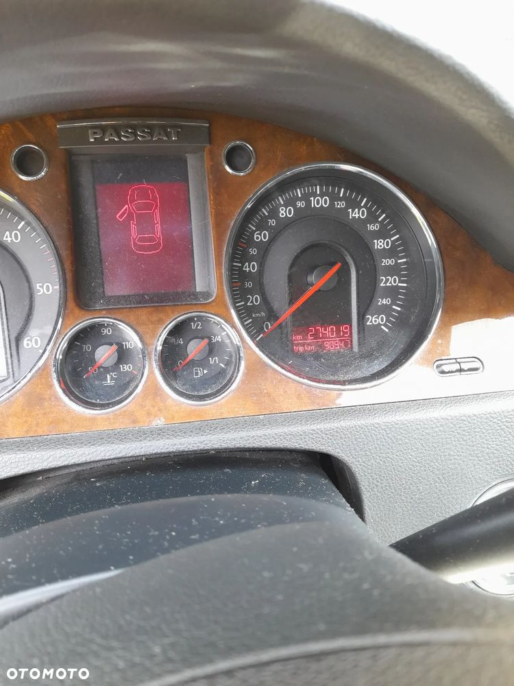 Volkswagen Passat - 11