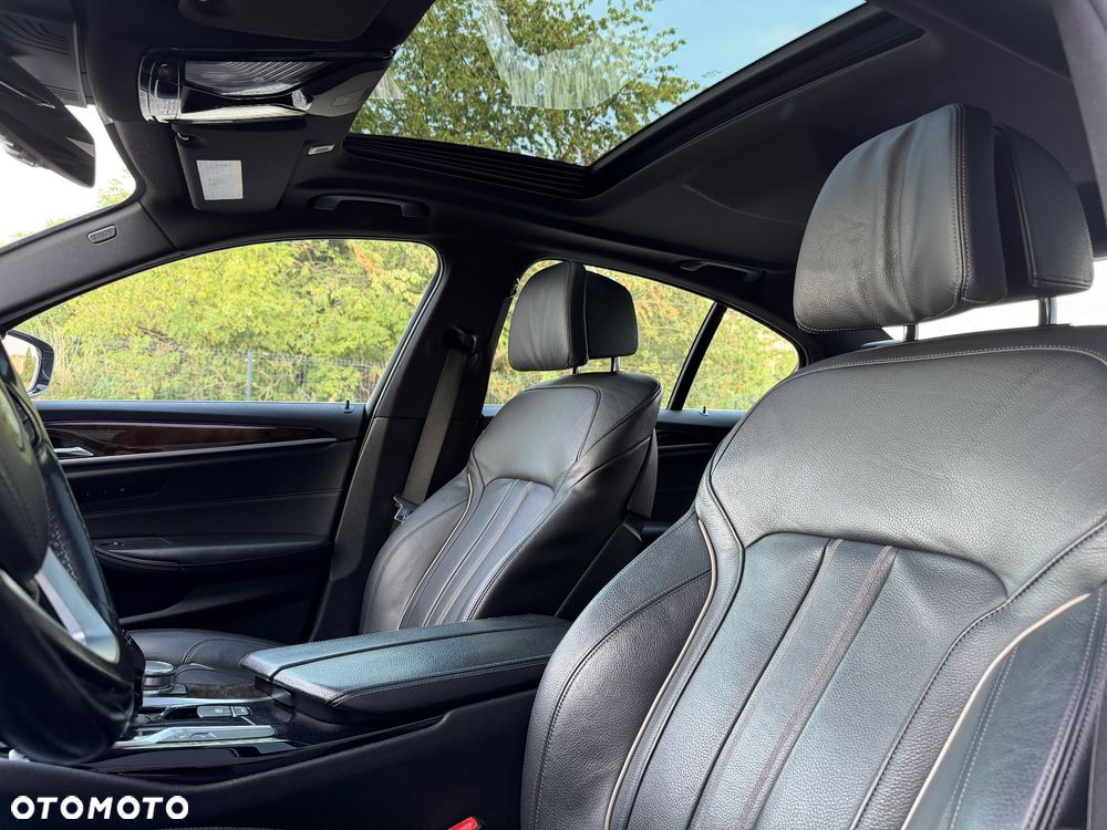 BMW Seria 5 530i xDrive Sport Line - 11