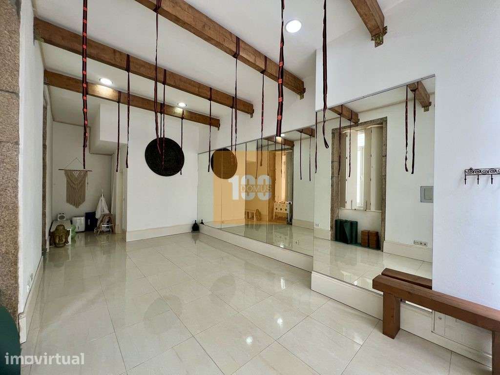 Espaço comercial na Rua do Heroísmo - Grande imagem: 3/15