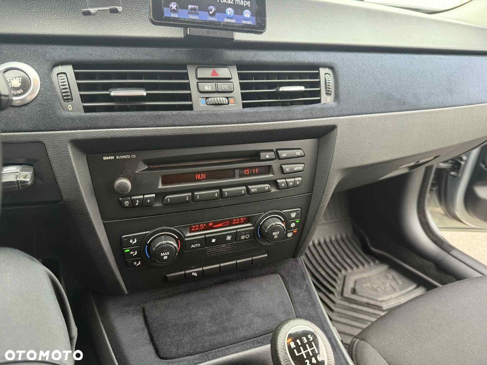 BMW Seria 3 320i - 24