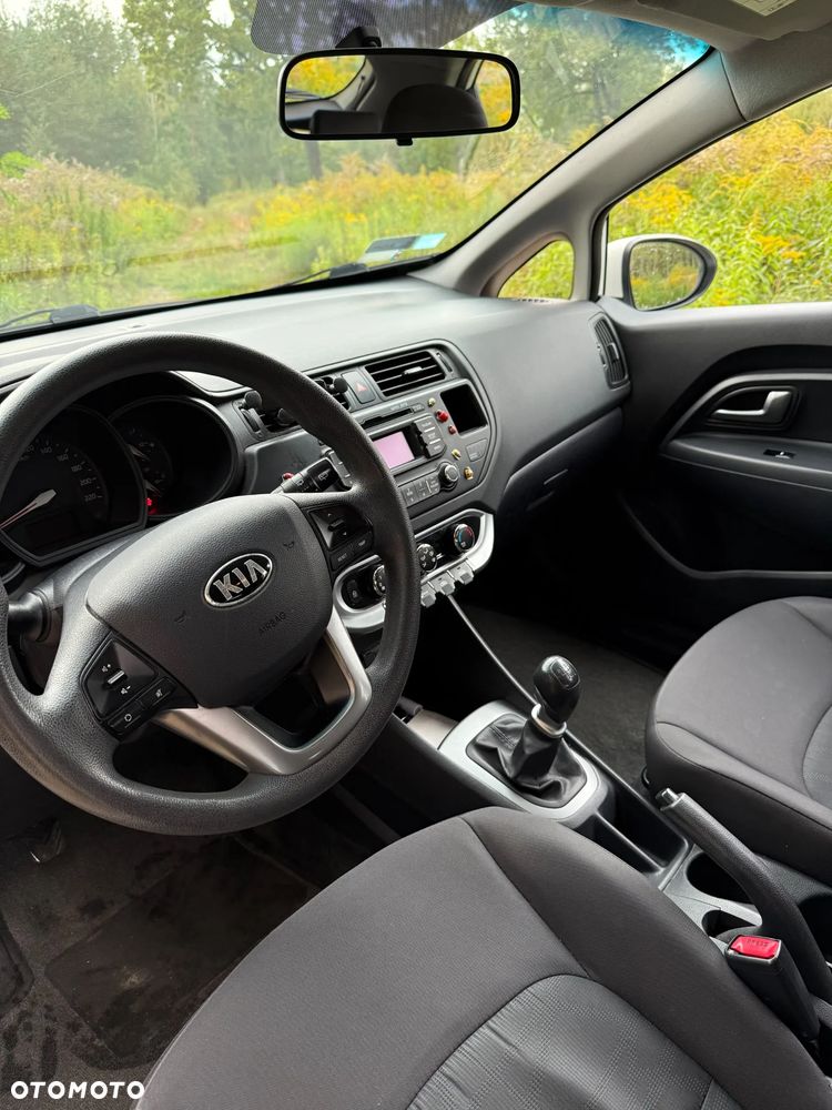 Kia Rio - 8