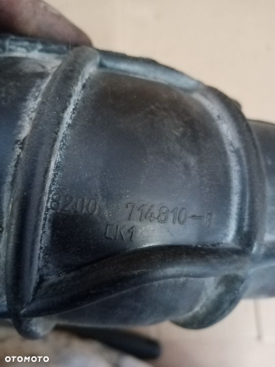 Dolot rura powietrza Renault Master III 2.3 DCI 8200714810 - 3