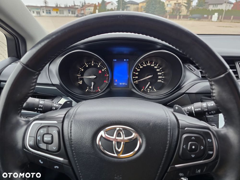 Toyota Avensis Touring Sports 1.8 Multidrive S Comfort - 31