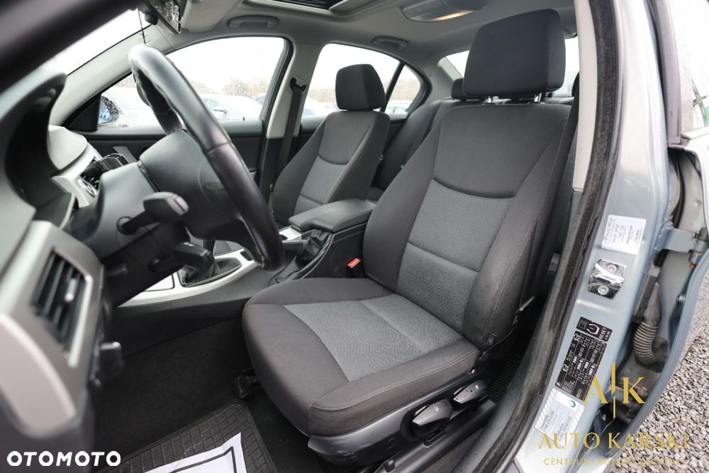 BMW Seria 3 - 38