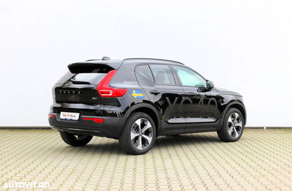 Volvo XC 40 B4 AT FWD MHEV Plus Dark - 6