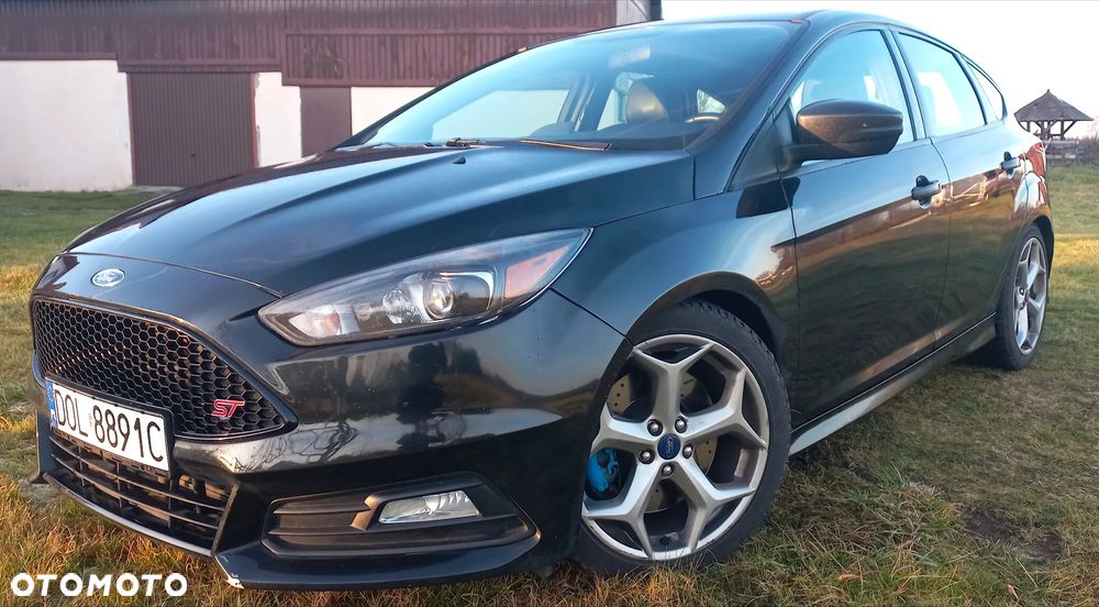 Ford Focus 2.0 EcoBoost ST mit Leder-Sport-Paket - 3