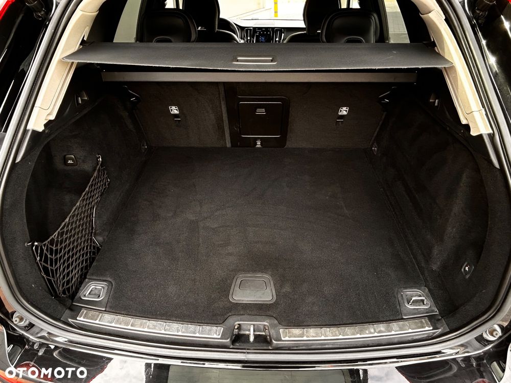 Volvo XC 60 B4 D Geartronic Momentum - 38