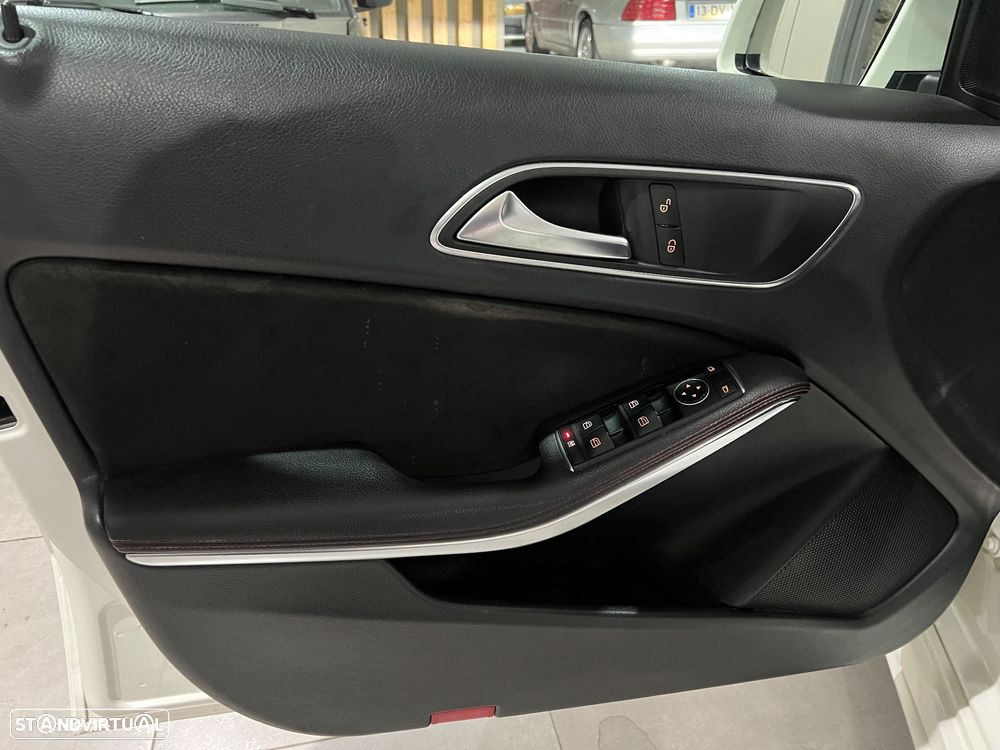 Mercedes-Benz A 180 d AMG Line - 11