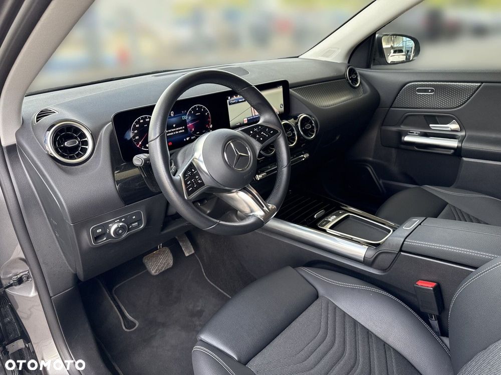 Mercedes-Benz GLA - 11