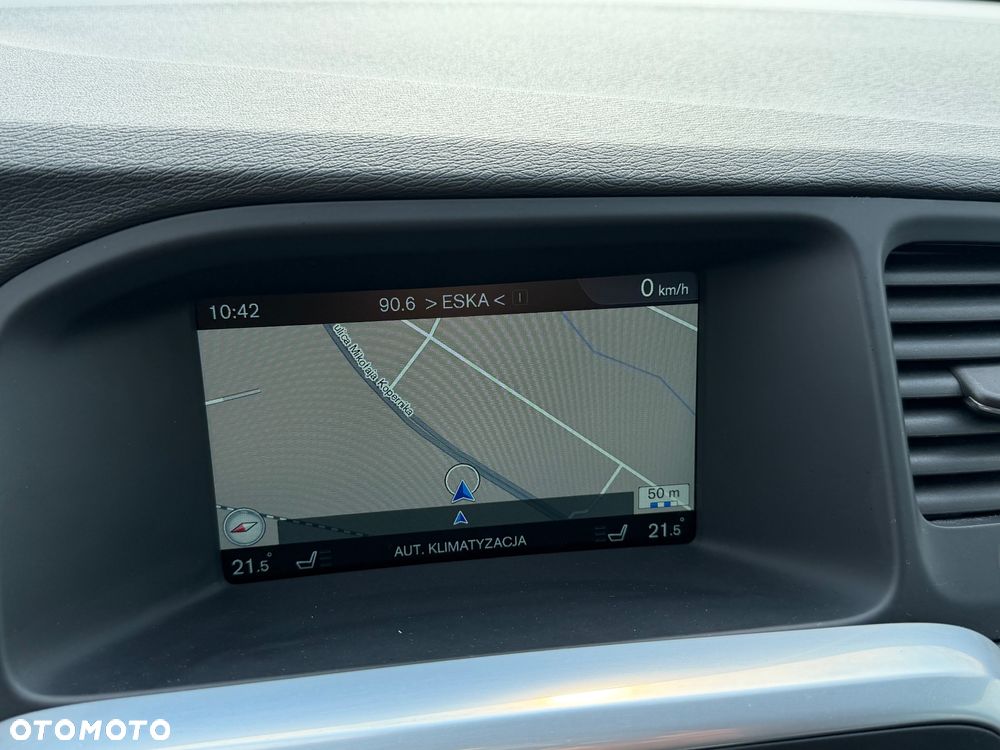 Volvo V60 D4 Drive-E Momentum - 20