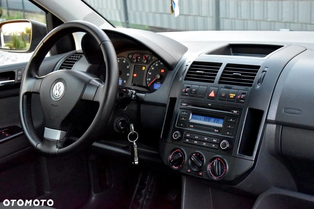 Volkswagen Polo 1.2 Tour Edition - 19