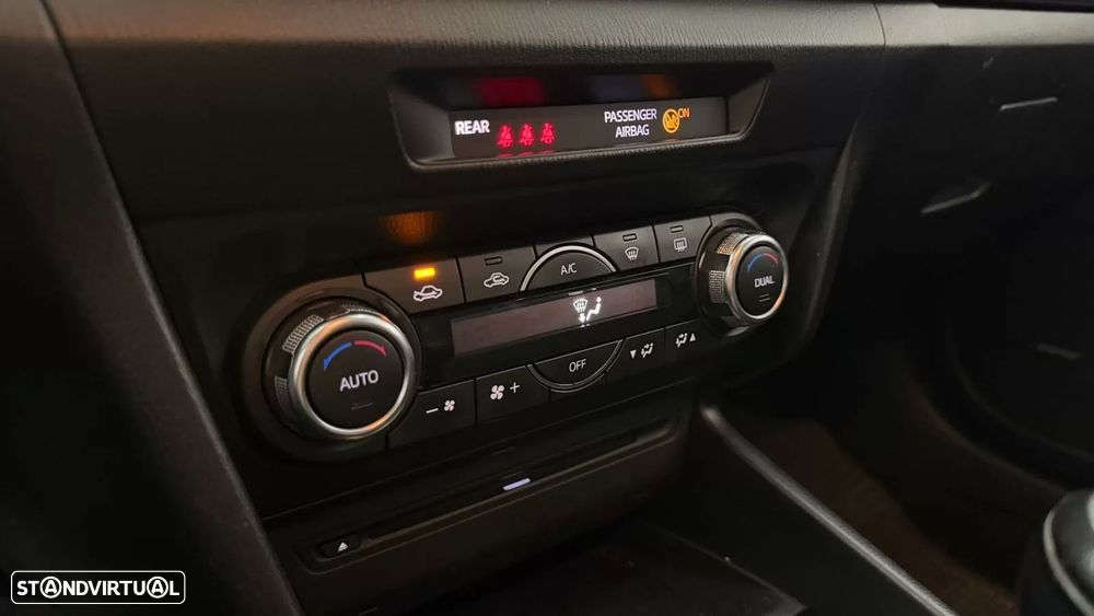 Mazda 3 Hatchback - 25