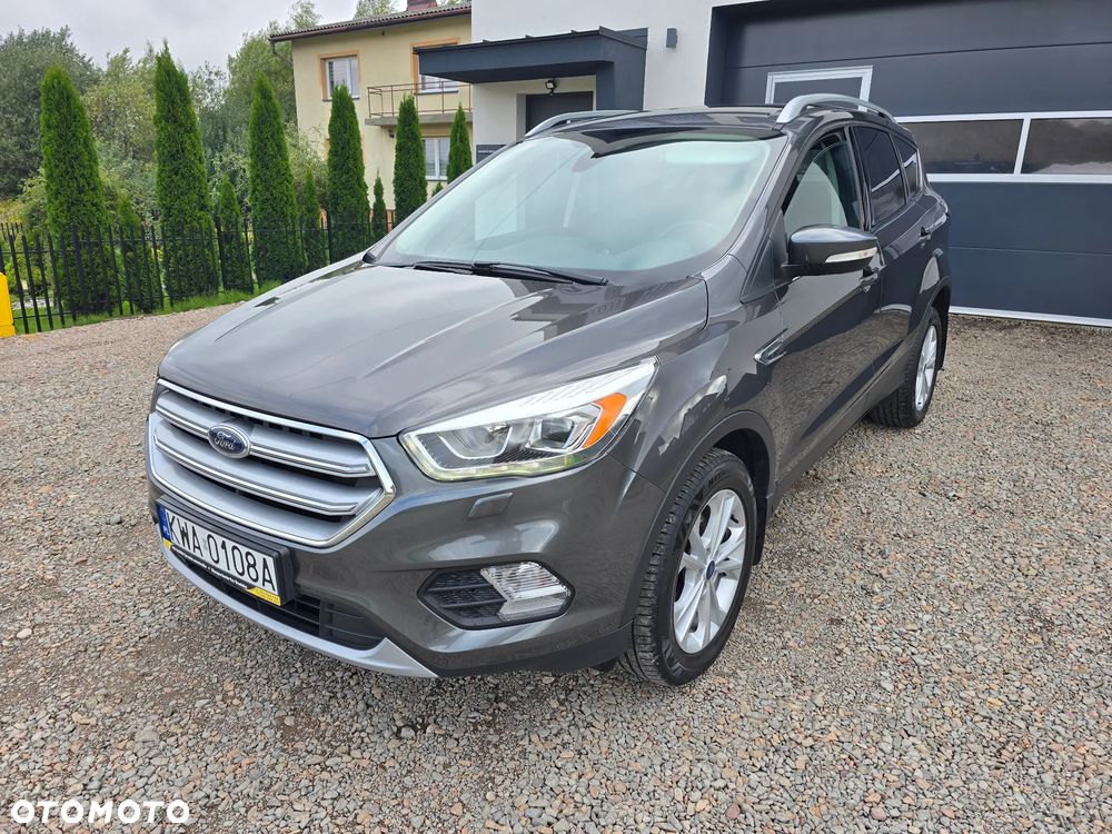 Ford Kuga 1.5 EcoBoost 2x4 Titanium - 2