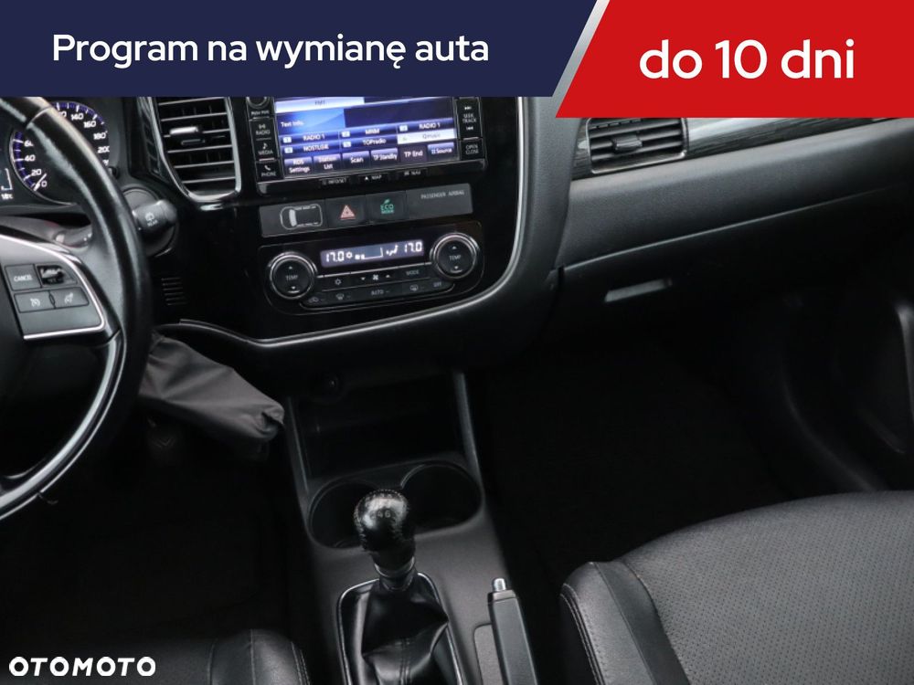 Mitsubishi Outlander - 10