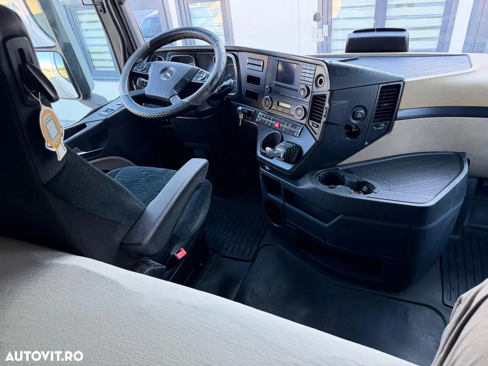 Mercedes-Benz ACTROS - 12