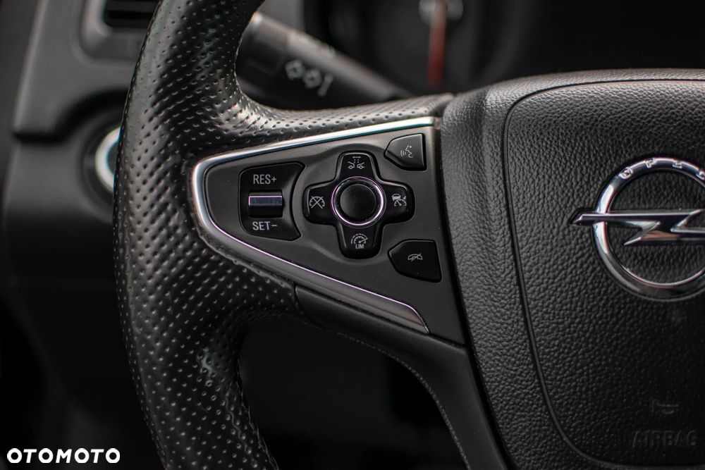 Opel Insignia - 36