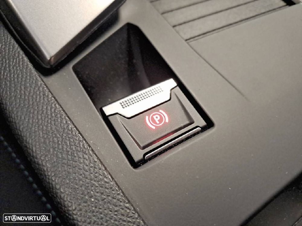 Peugeot 408 1.2 Hybrid Allure e-DCS6 - 23