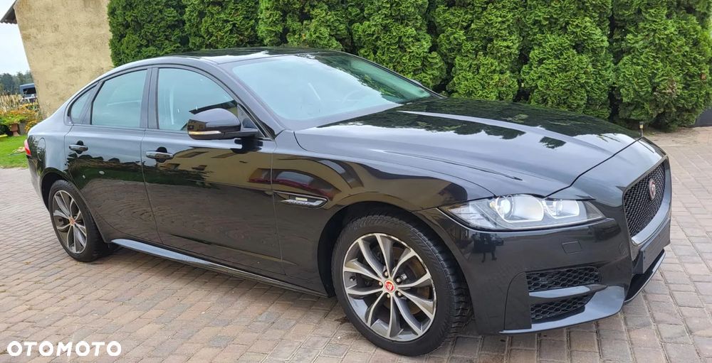 Jaguar XF 20d R-Sport - 21