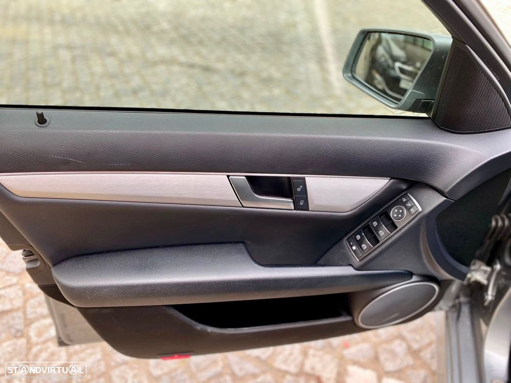 Mercedes-Benz C 180 Station AMG Line - 11