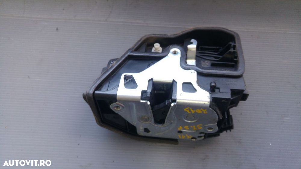 broasca iala stanga spate bmw serie 5  f11 7229459 - 1