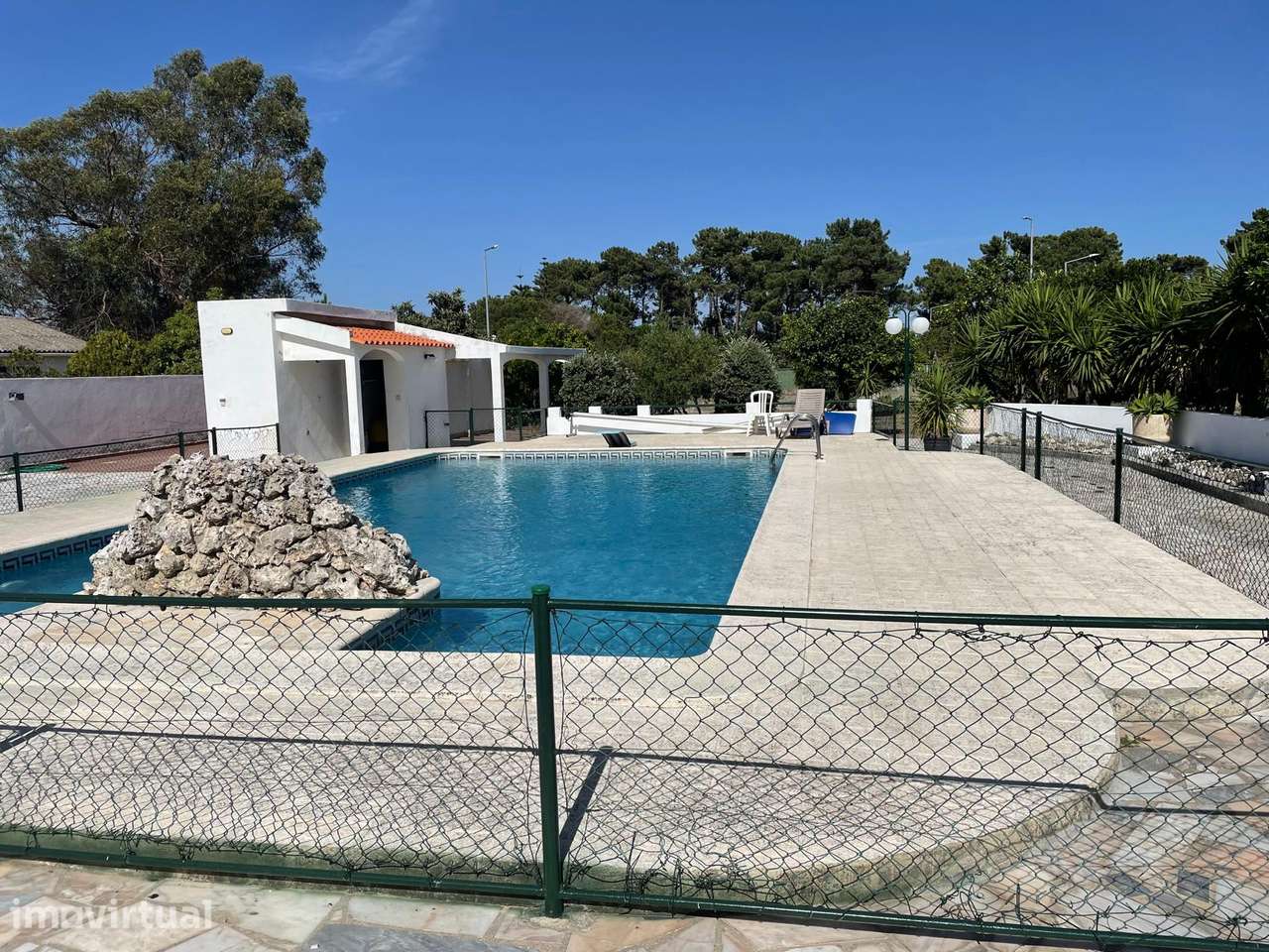 Moradia V4 Isolada com Piscina -na Quinta do Conde - Grande imagem: 4/40