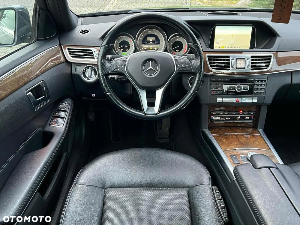 Mercedes-Benz Klasa E - 23