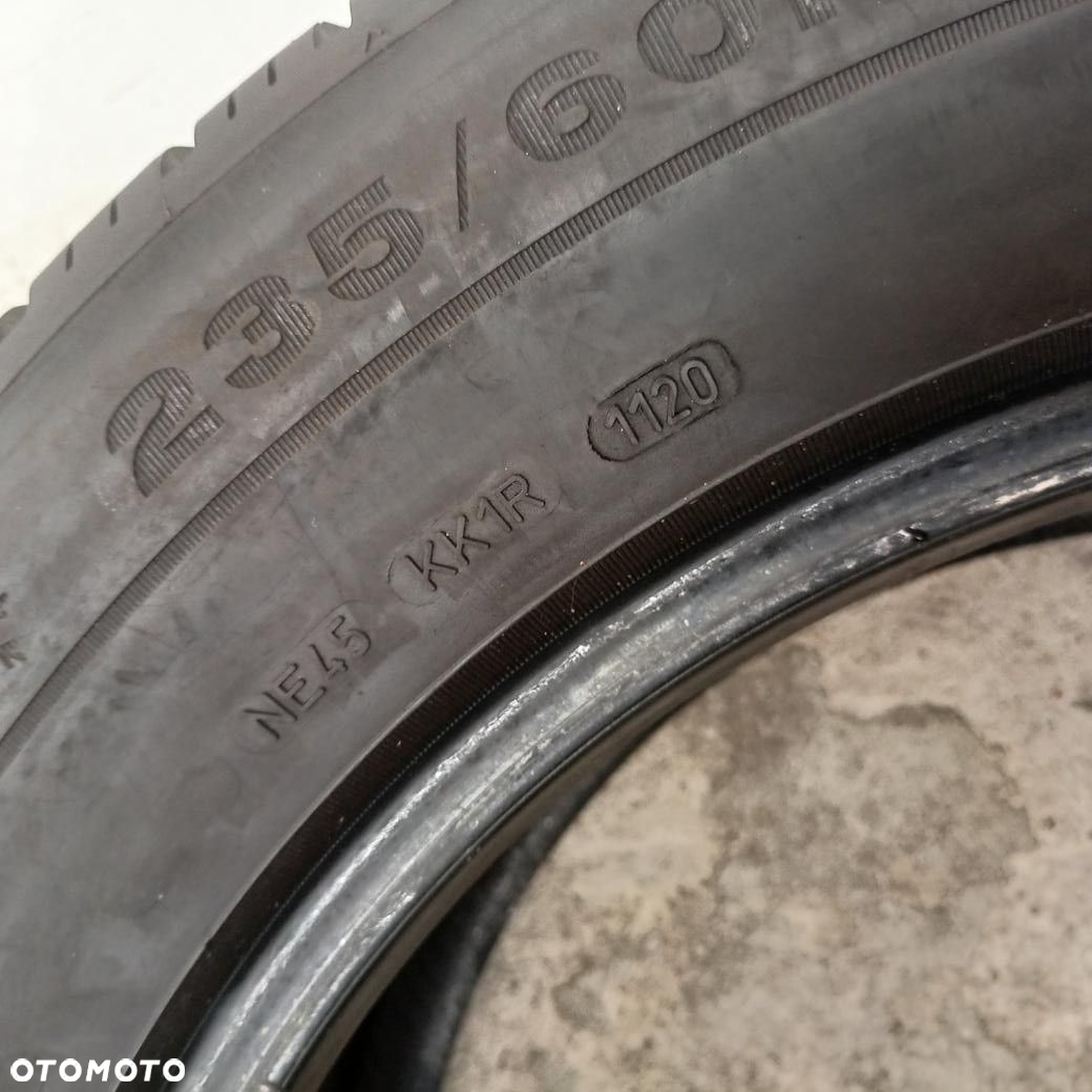 OPONY 235/60/18 2szt DUNLOP 7,5mm (22863) - 5
