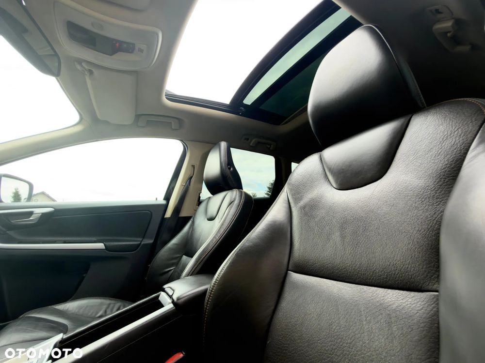Volvo XC 60 T6 AWD RDesign - 15