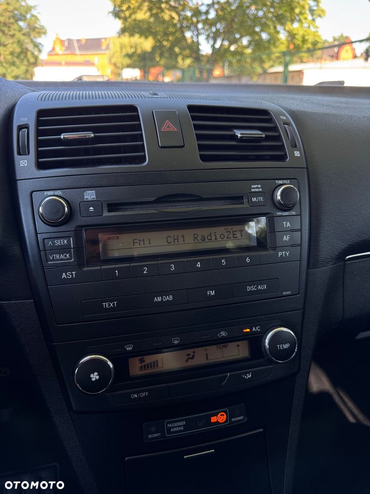 Toyota Avensis 1.6 Luna - 8