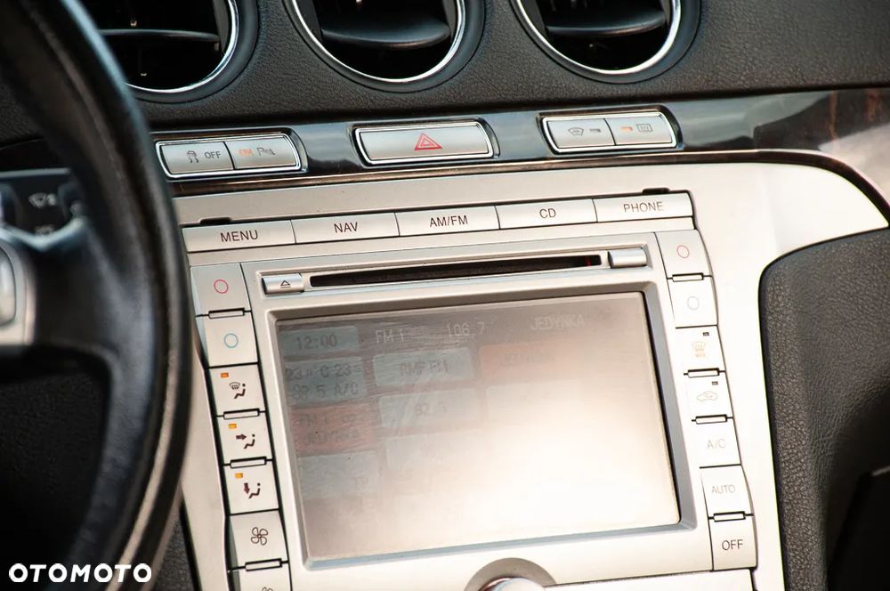 Ford Galaxy 2.0 TDCi Ghia - 32