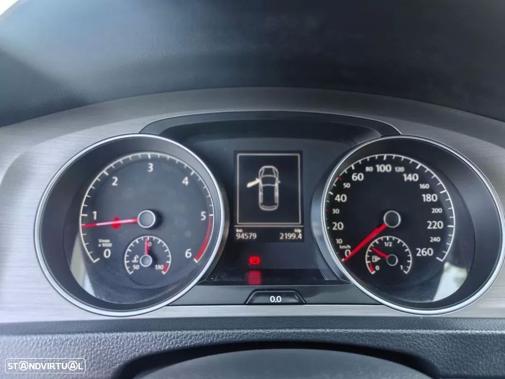 VW Golf 1.6 TDi Trendline BlueMotion - 34