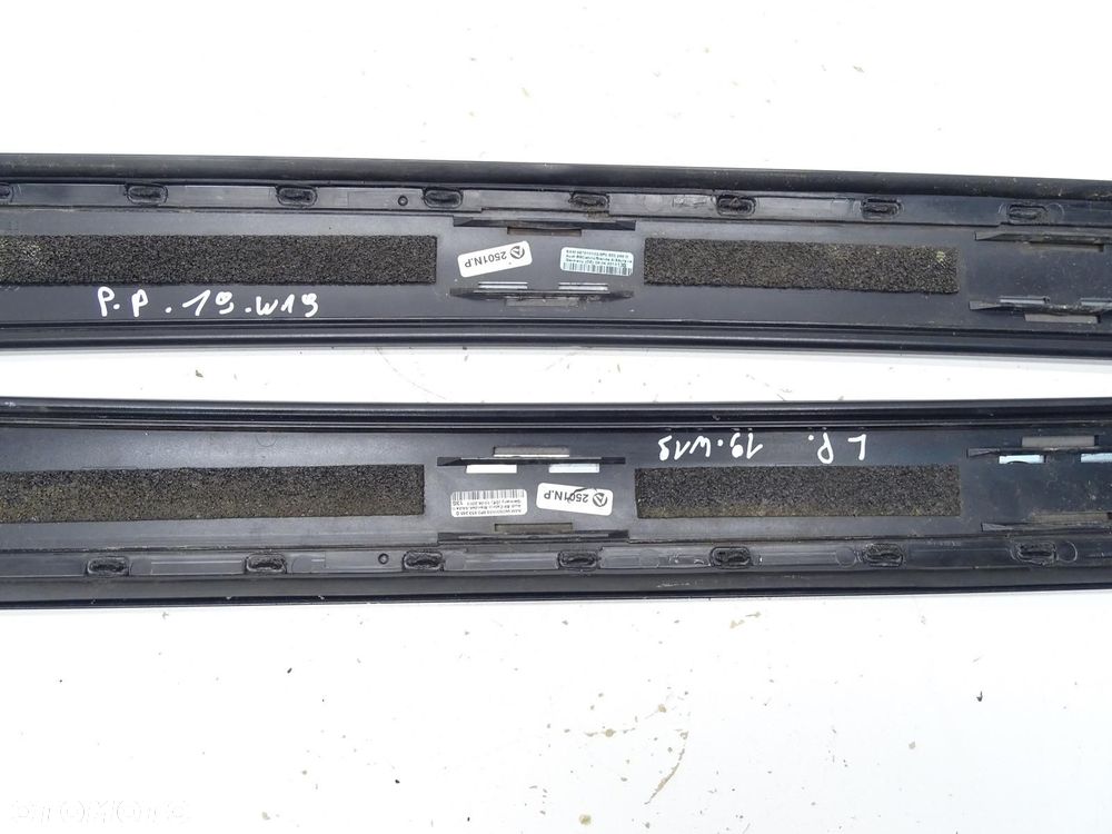 LISTWA PIONOWA SZYBY PRZEDNIEJ PRAWA LEWA 8F0853266D AUDI A5 8T CABRIO - 10