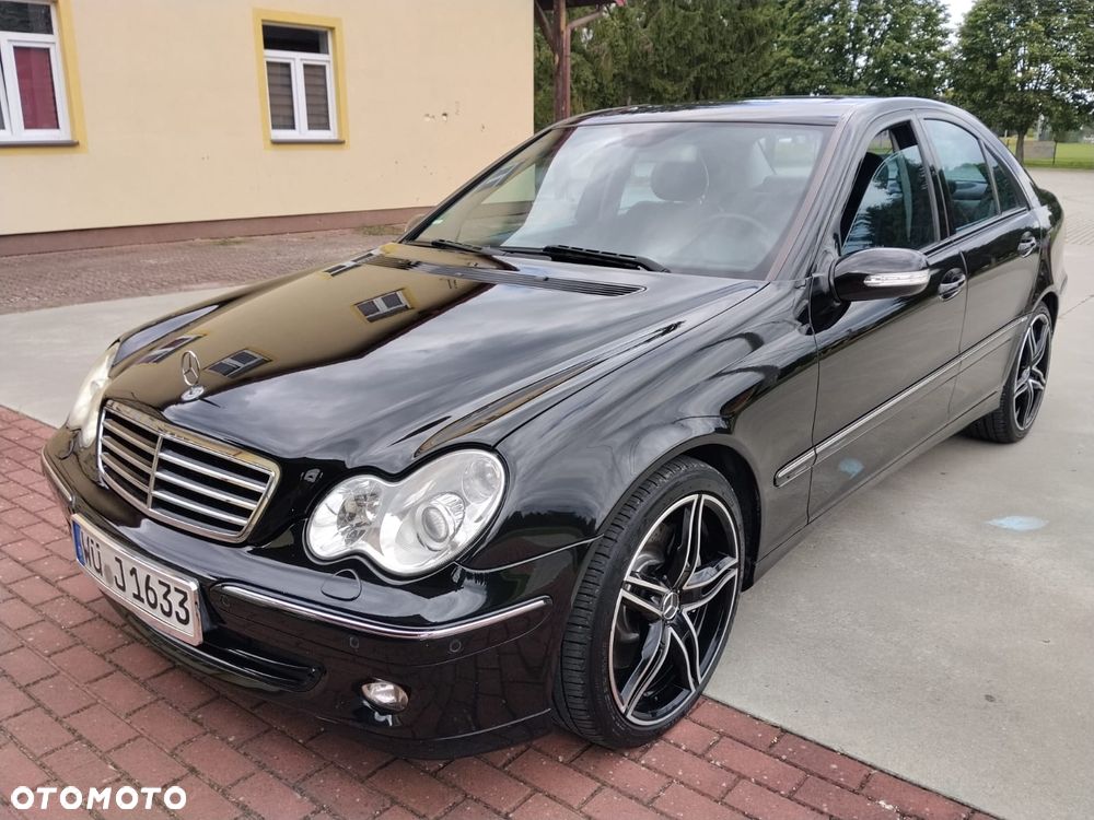 Mercedes-Benz Klasa C 180 Kompressor Automatik Avantgarde Sport Edition - 28