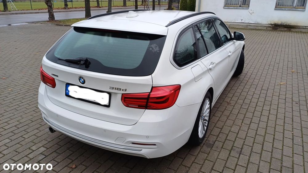 BMW Seria 3 318d Luxury Line - 9