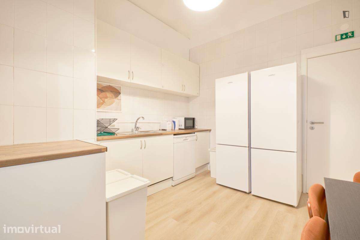 Quarto - localizado em Alameda Lisbon - Grande imagem: 3/41