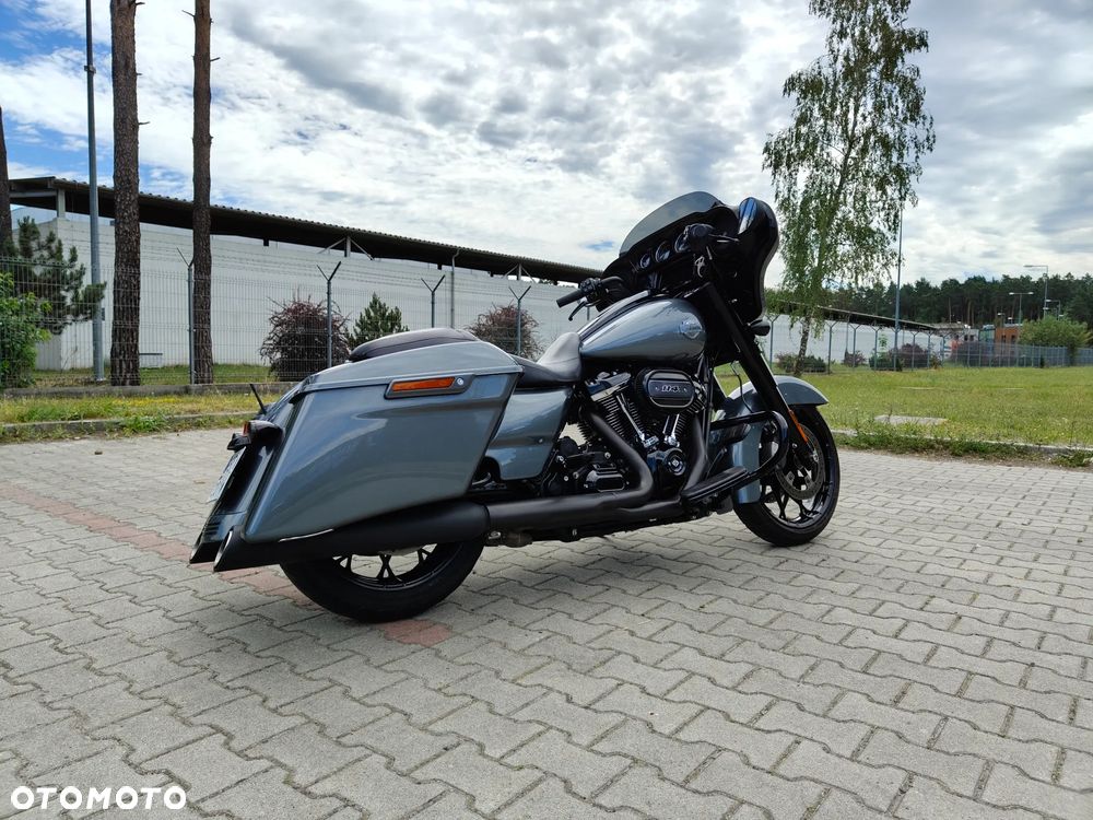Harley-Davidson Touring Street Glide - 2