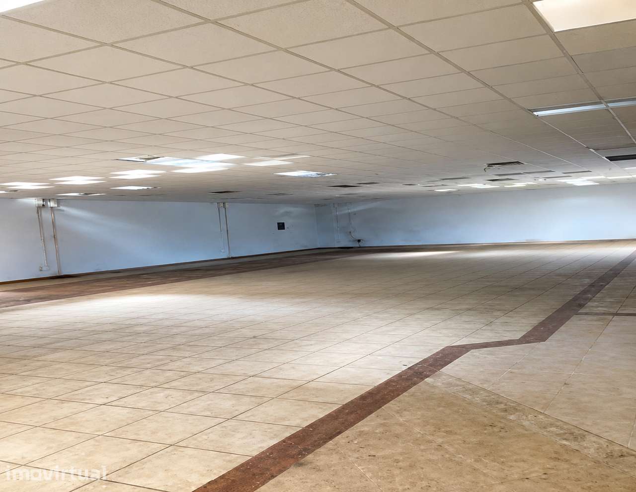 Pavilhão Industrial de 1921 m² no Eixo Empresarial de Palmela - Grande imagem: 2/13