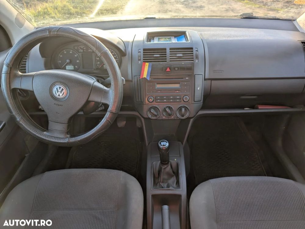 Volkswagen Polo 1.2 Attractive - 5