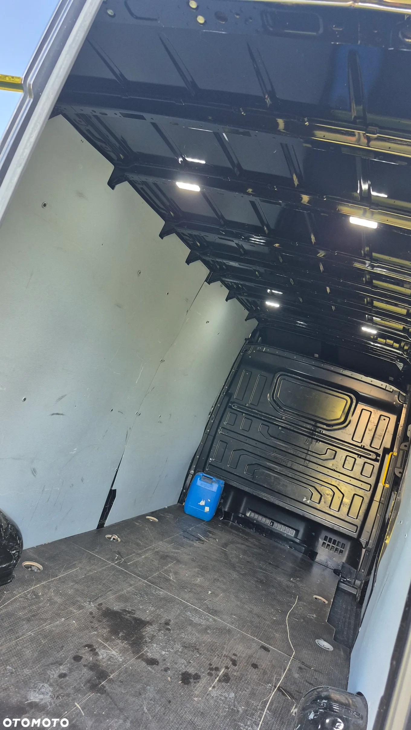 Volkswagen Crafter - 19