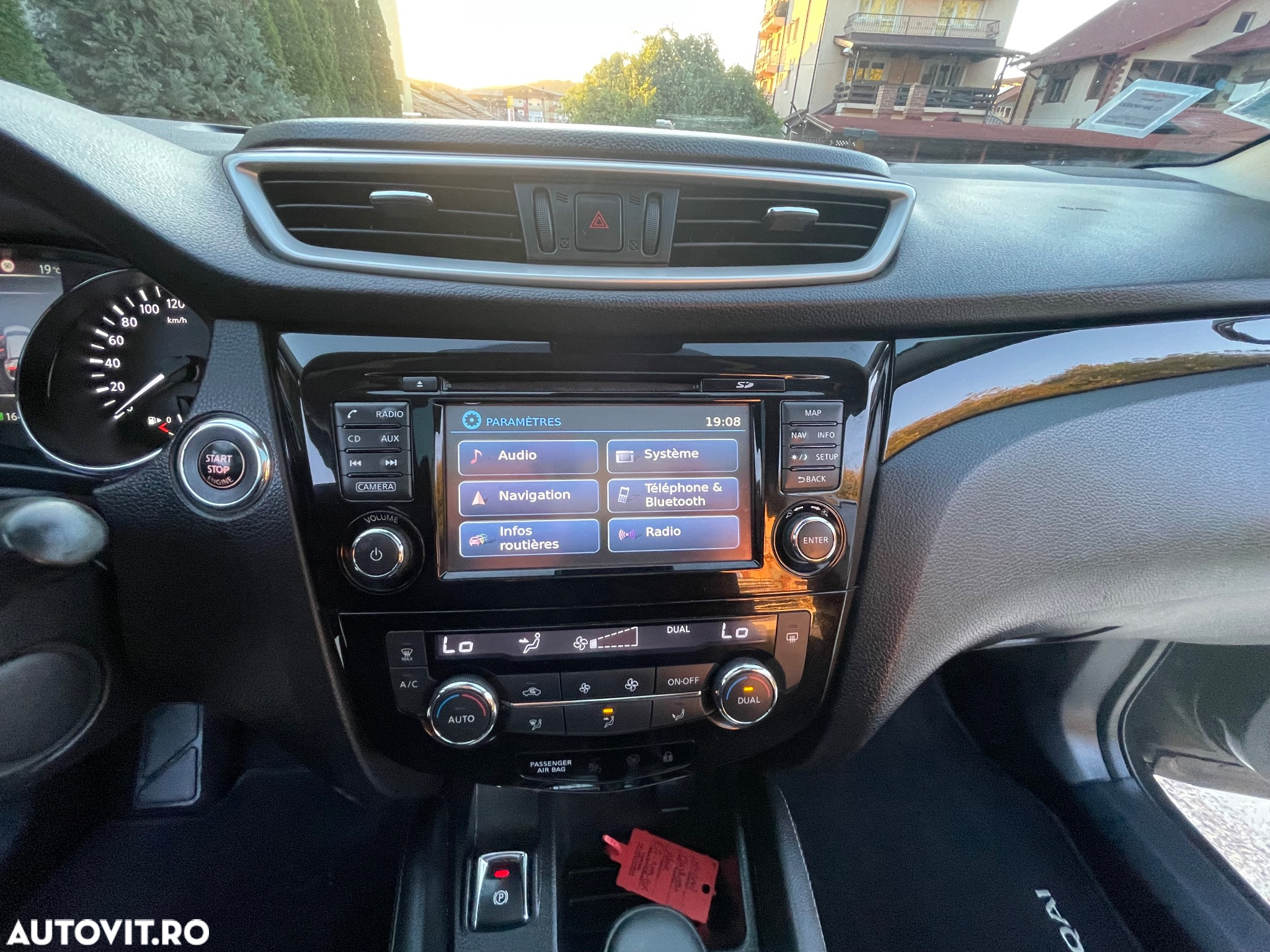 Nissan Qashqai 1.6 DCI Start/Stop X-TRONIC Tekna - 39