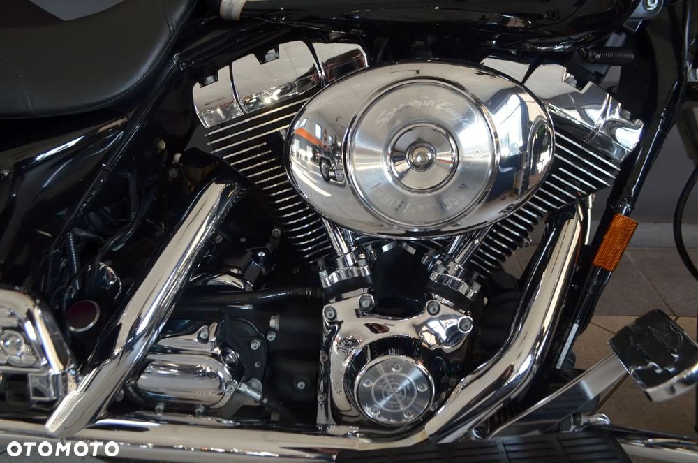 Harley-Davidson Touring Road King - 13