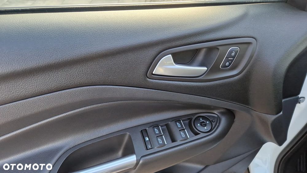 Ford Kuga 1.5 EcoBoost 2x4 Titanium - 20