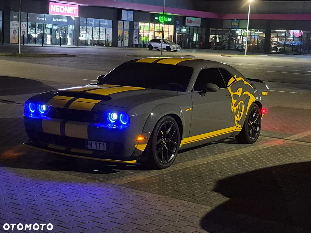 Dodge Challenger - 39