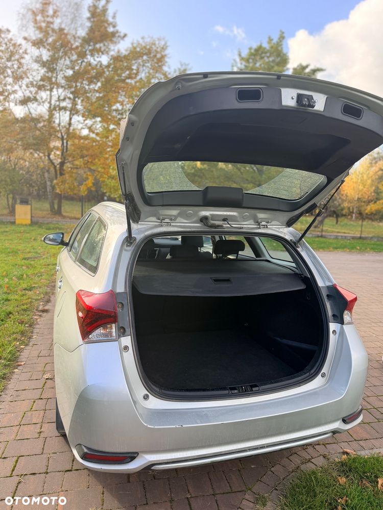 Toyota Auris - 13
