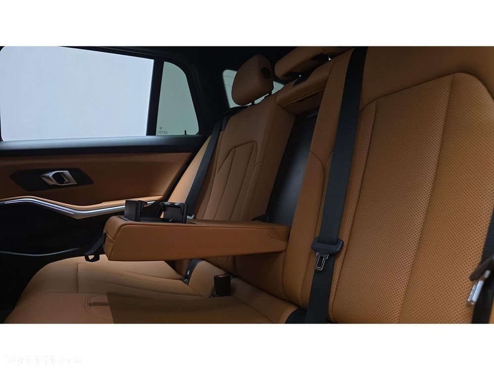 BMW Seria 3 320d xDrive Sport - 23