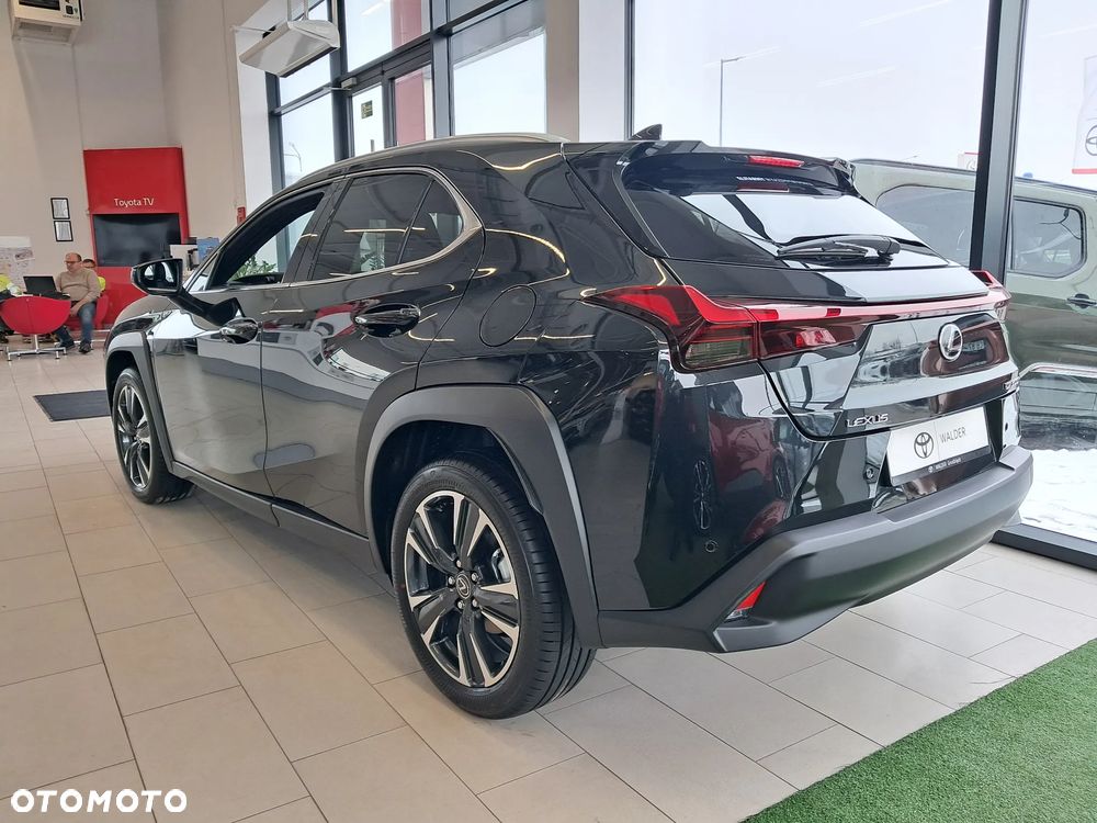 Lexus UX 300h Business - 3