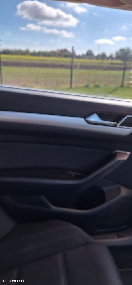 Volkswagen Passat - 27